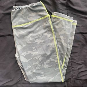 Vineyard Vines Camo Performance Pants